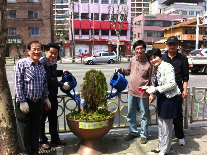 [사진]2012-4월 상도역 꽃길가꾸기 022.jpg