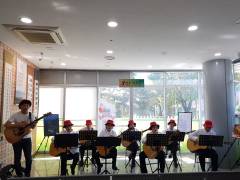 2018년 10월 기타교실중급반의 공연(꽃청춘아트홀)